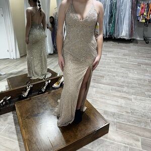size 4, nude elegant prom dress, all of the Marilyn Monroe vibes ❤️